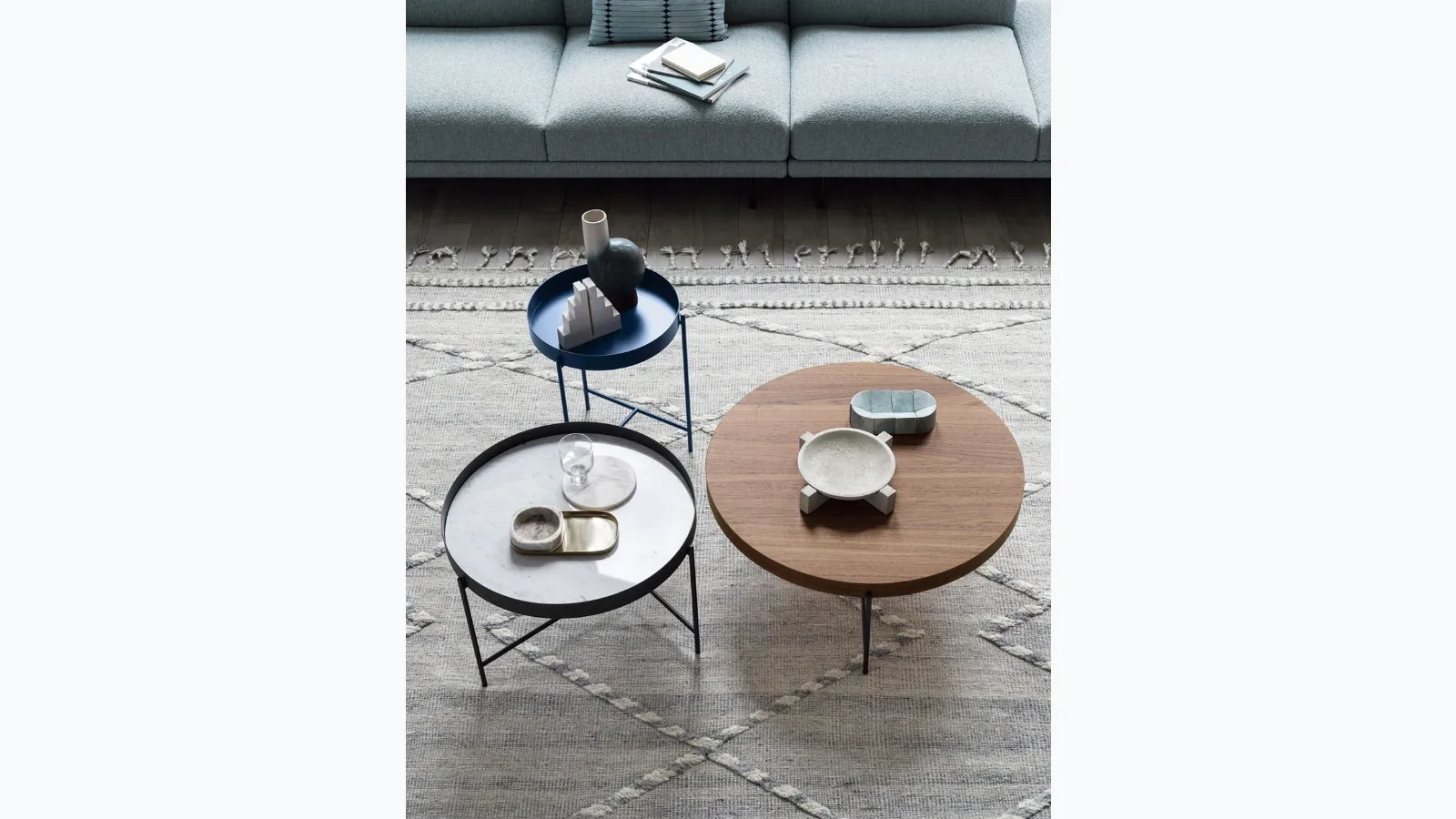 Round wooden coffee table, in ceramic and metal or metal Globe by Novamobili.