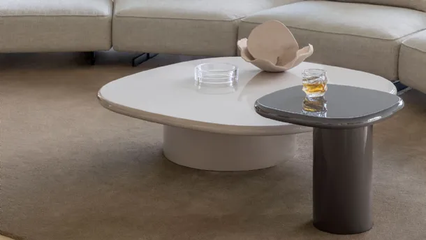 Homan side tables in glossy lacquer by Desirèe