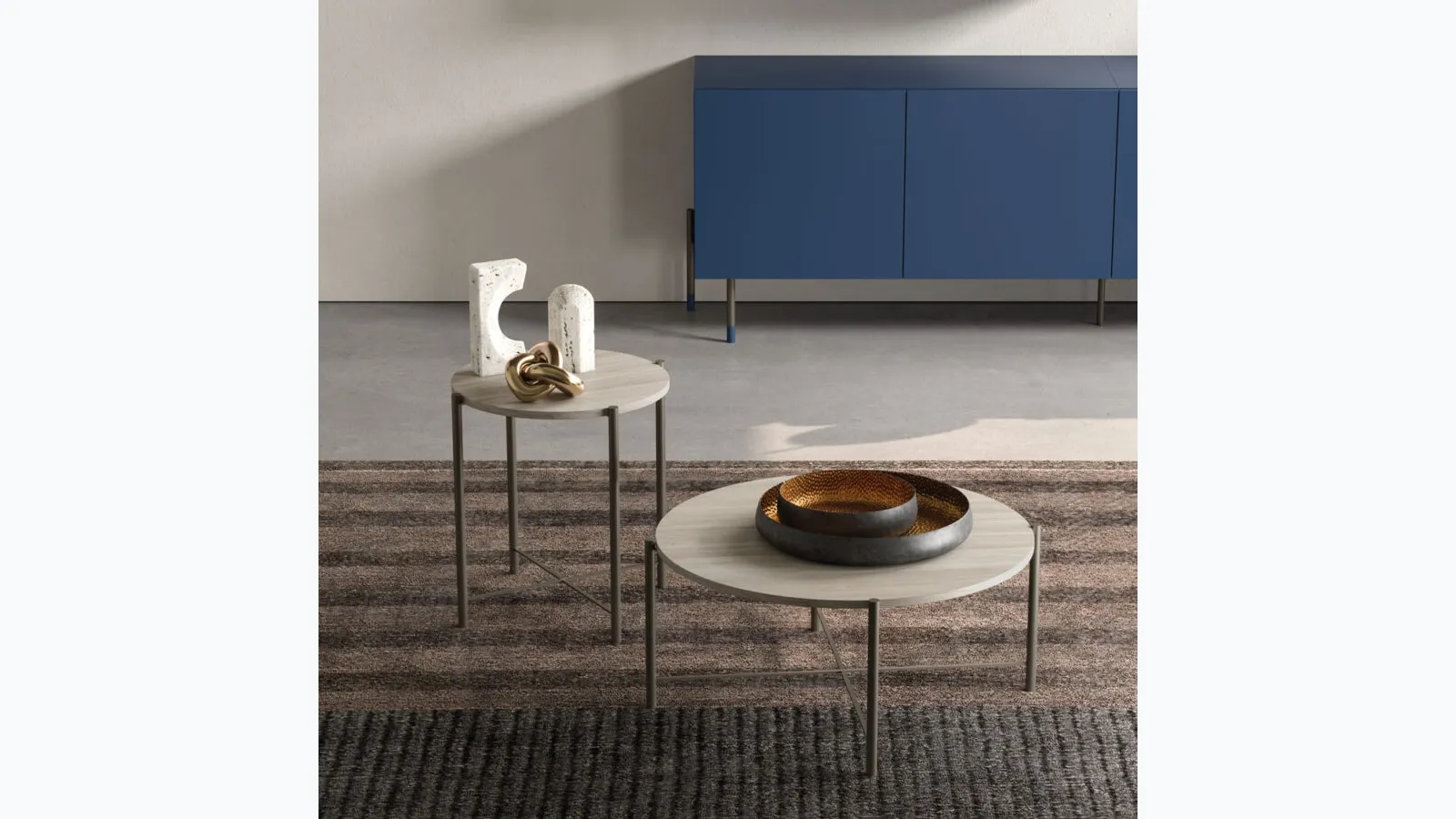 Round coffee table Iris in oxidized Materic by Orme