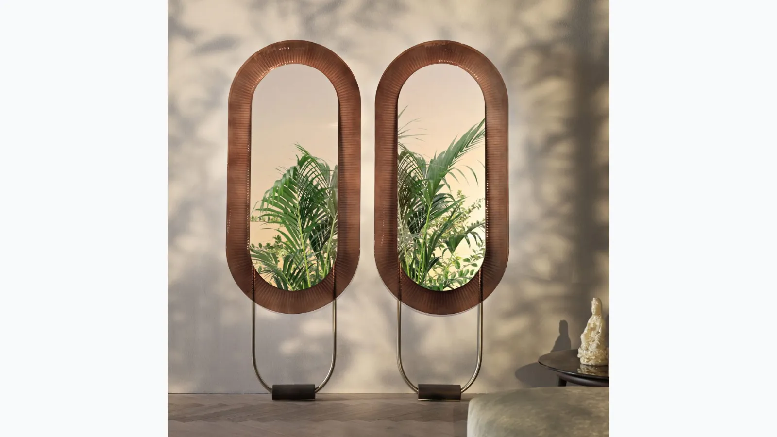 Mirror Kathleen with a glass frame painted on the back by Fiam
