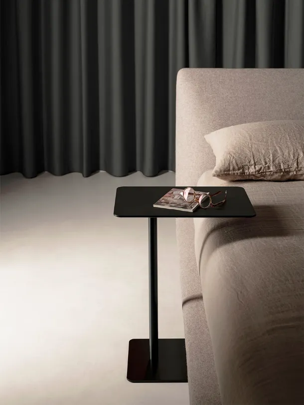 Librio coffee table by Kristalia.