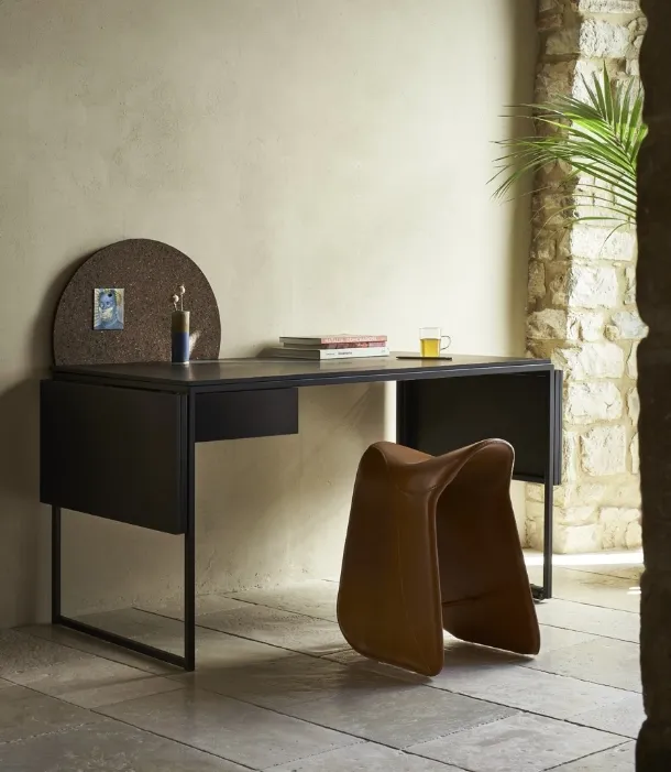 Macis desk by Opinion Ciatti