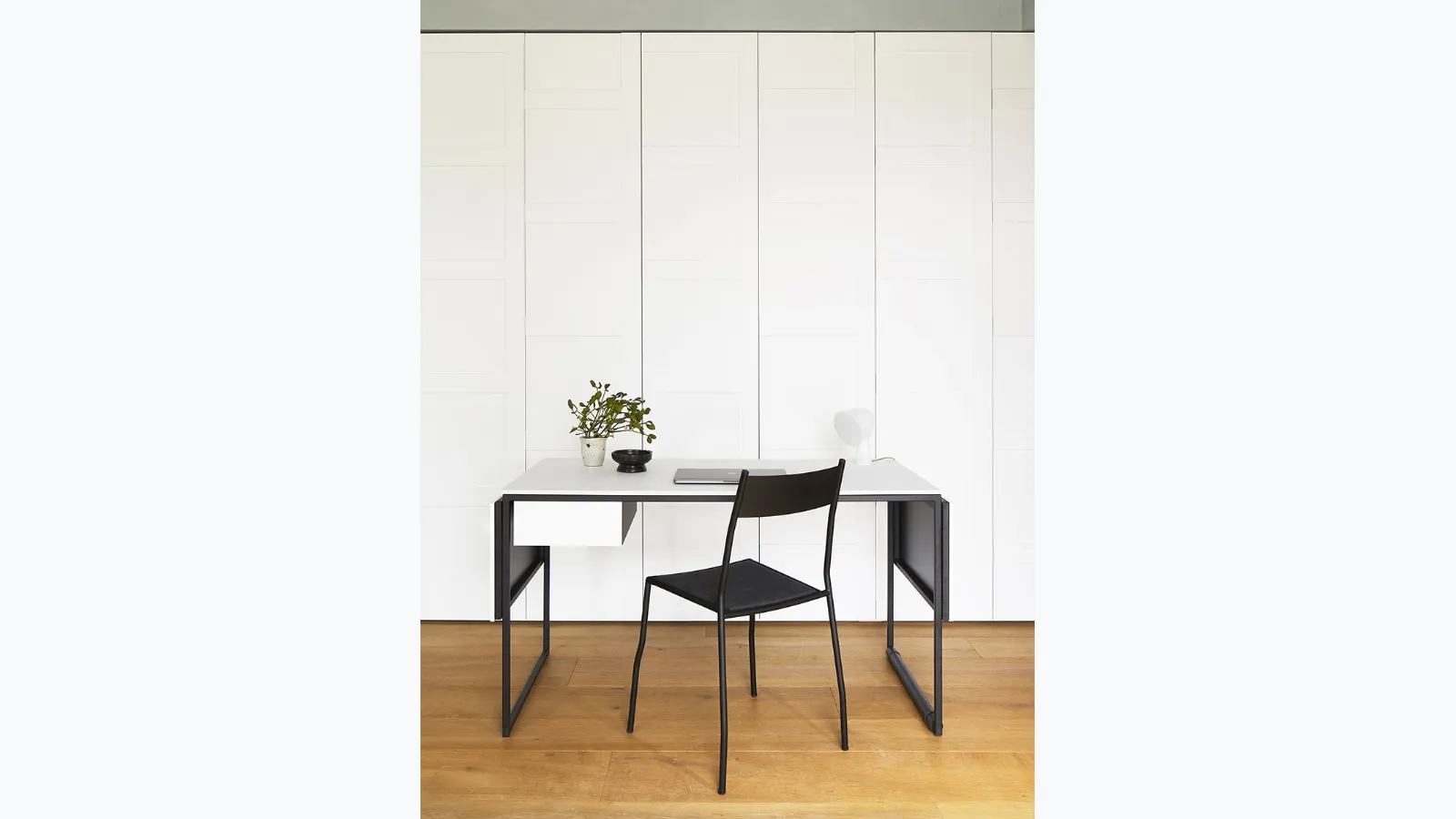 Macis writing desk by Opinion Ciatti