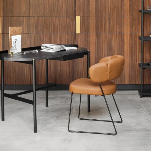 Wooden desk with metal legs Madame by Calligaris.