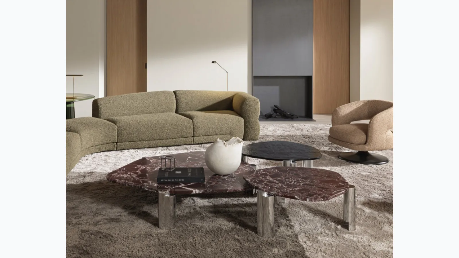 Maylis coffee table in marble and glass by Molteni & C