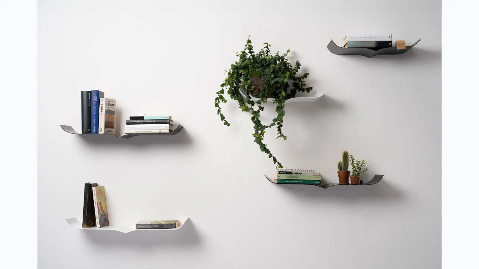 Steel shelf Nori by Opinion Ciatti