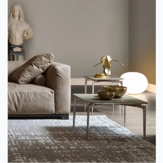 Square Orion coffee table with a matte lacquered MDF top and legs in die-cast aluminum by Alivar