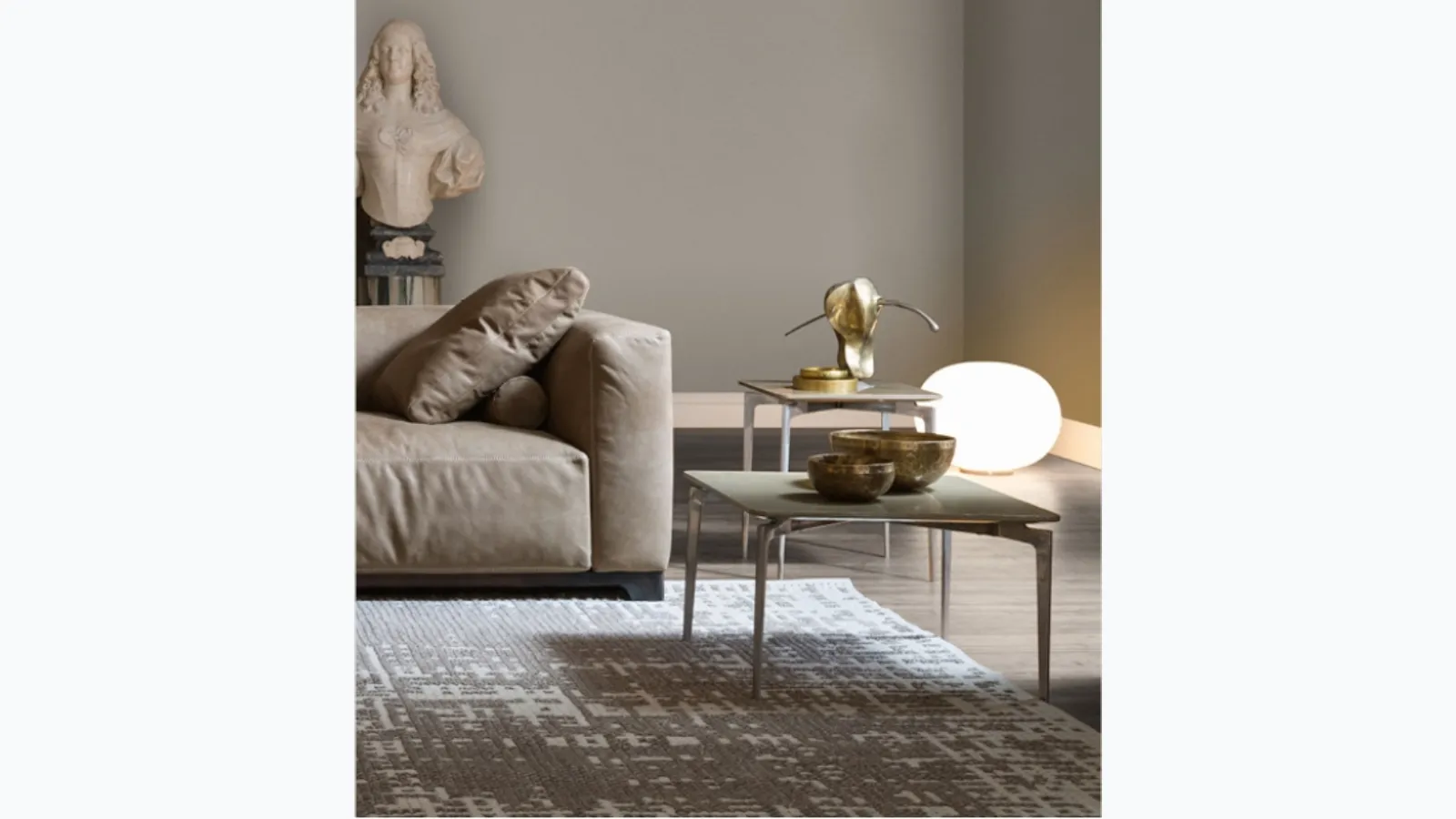 Square Orion coffee table with a matte lacquered MDF top and legs in die-cast aluminum by Alivar