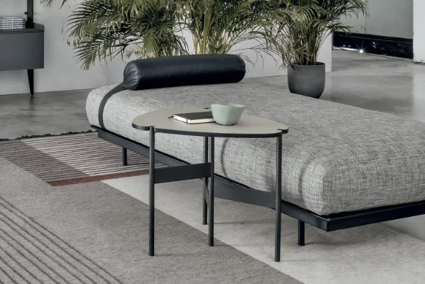 Lacquered CDF Plectrum coffee table by Tomasella.