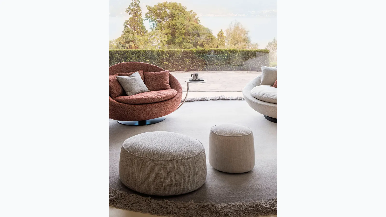Pouf Pond in upholstered fabric by Desirèe