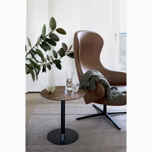 Round PTB coffee table by Kristalia