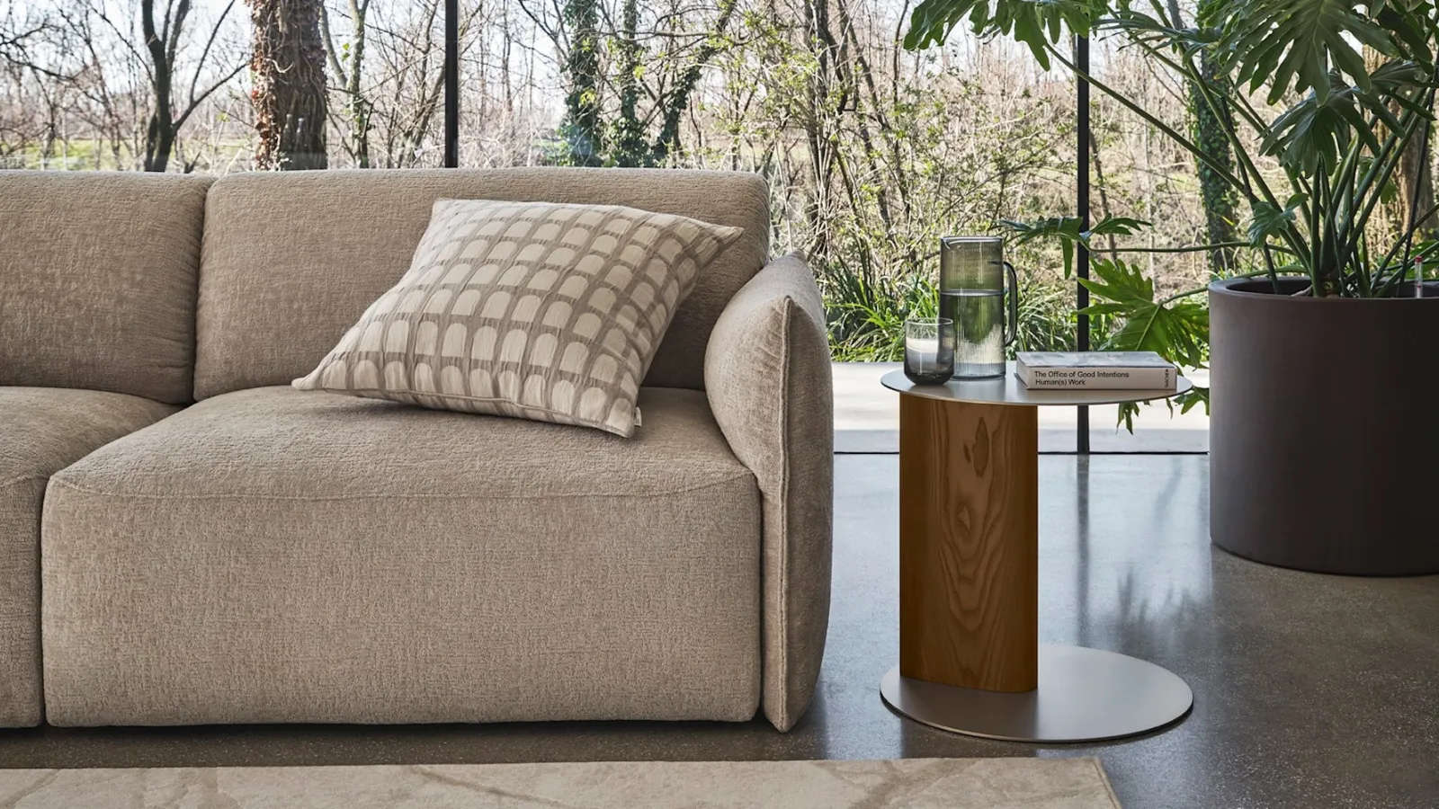 Sandy coffee table by Calligaris