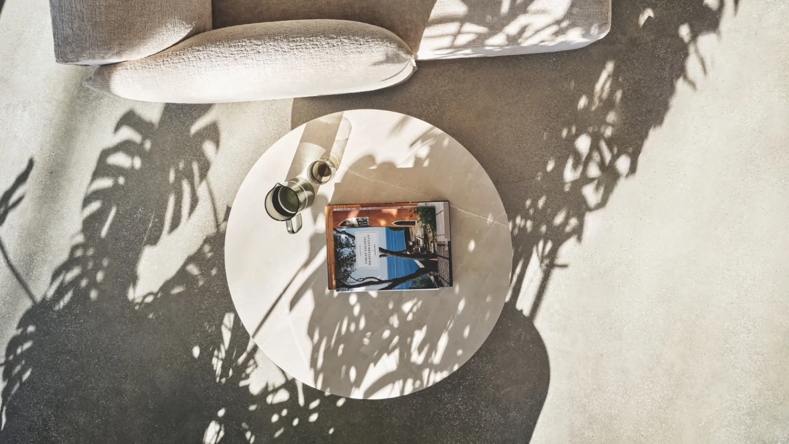 Sandy coffee table by Calligaris