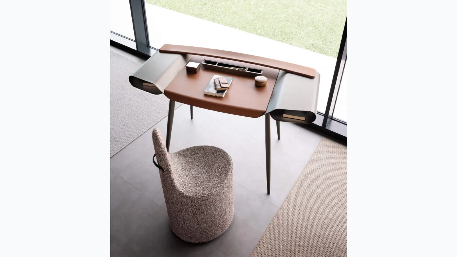Presotto's Gulliver writing desk in leather and metal.