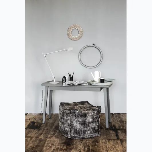 LC 60 writing desk by Gervason