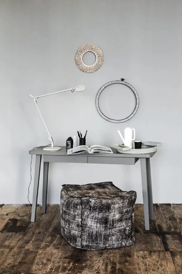 LC 60 writing desk by Gervason