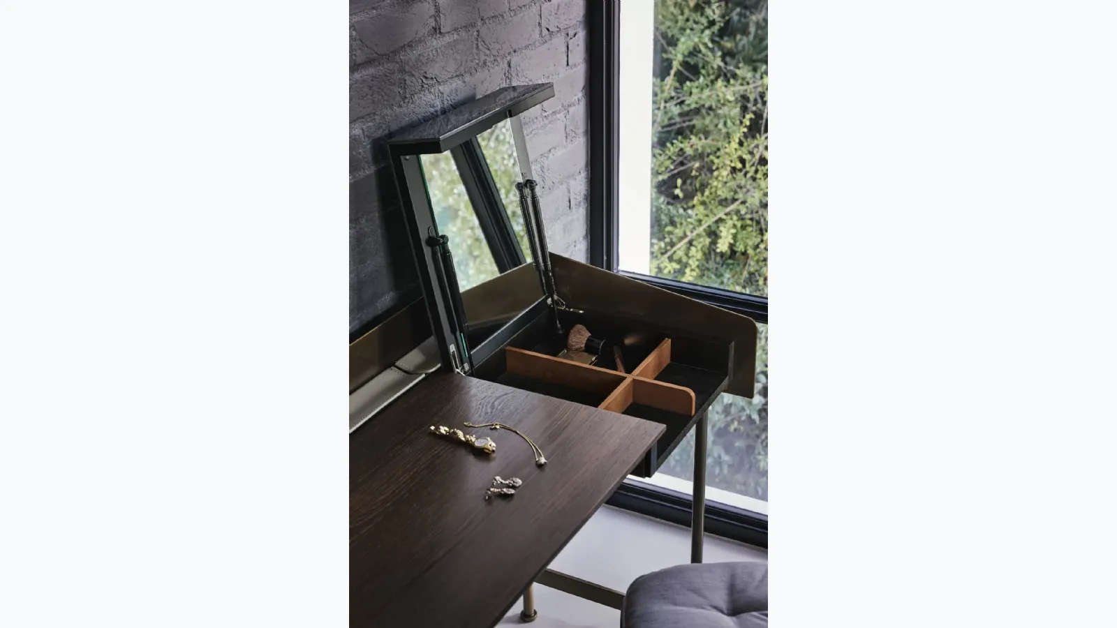 Secret writing desk by Bontempi