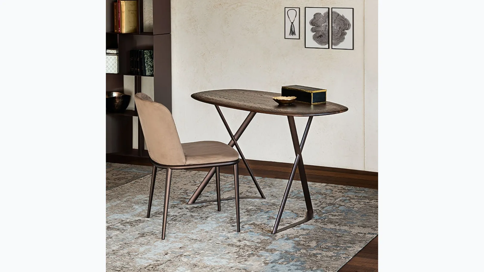 Tahiti writing desk by Cattelan Italia.