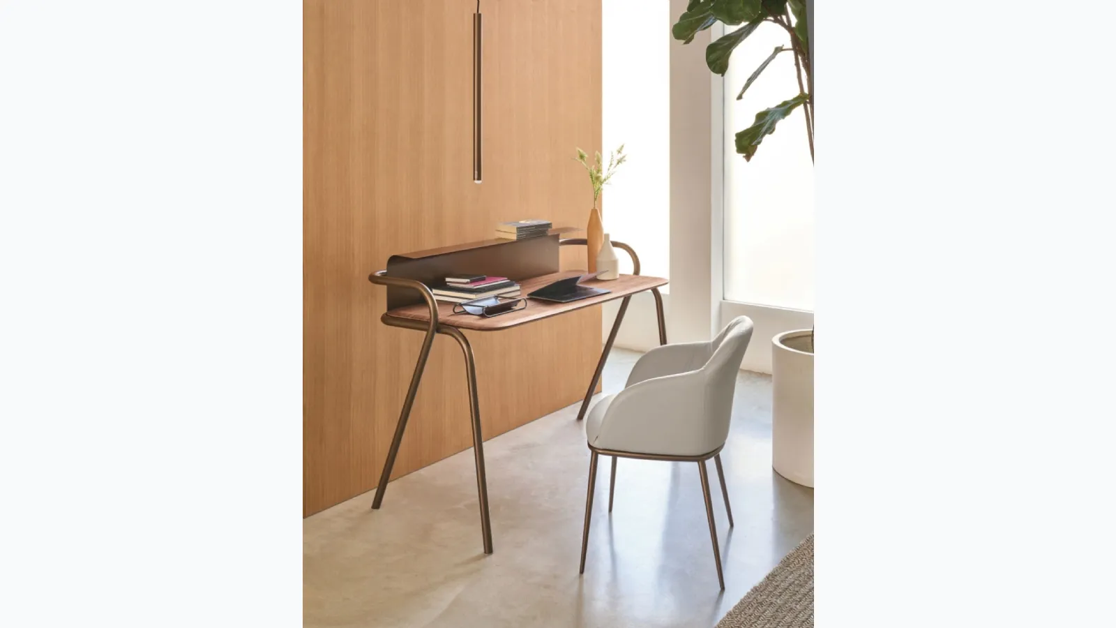 Vela writing desk in canaletto walnut wood by Riflessi