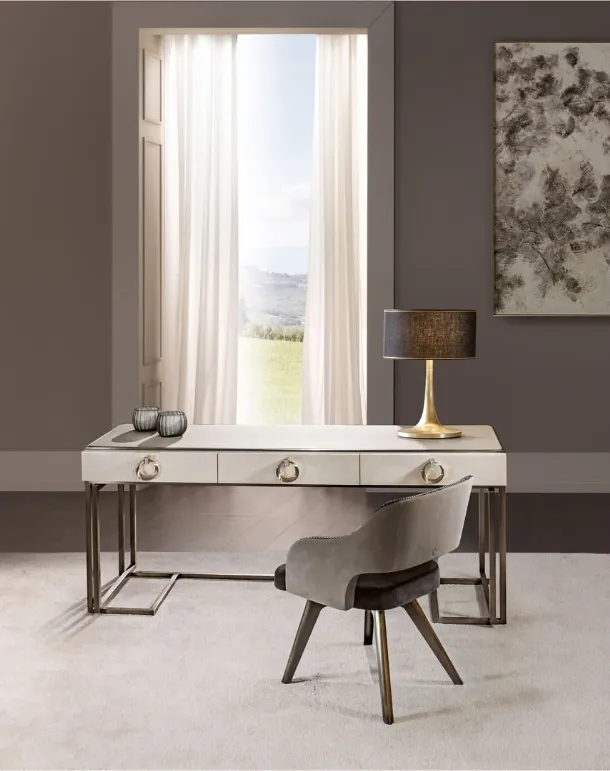 Voyage writing desk covered in leather by Cantori.