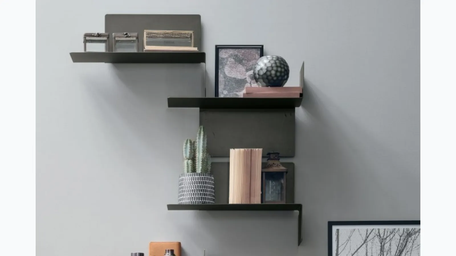 Snake metal shelf by Tomasella