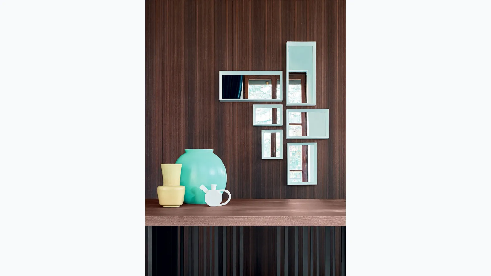 Decorative mirrors with lacquered frame D-950-1 by Molteni & C
