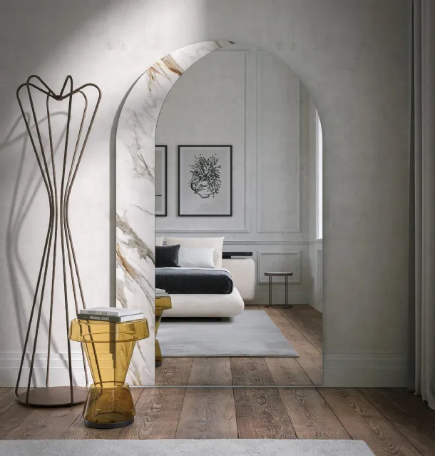 Arké mirror with printed glass frame by Tonin Casa