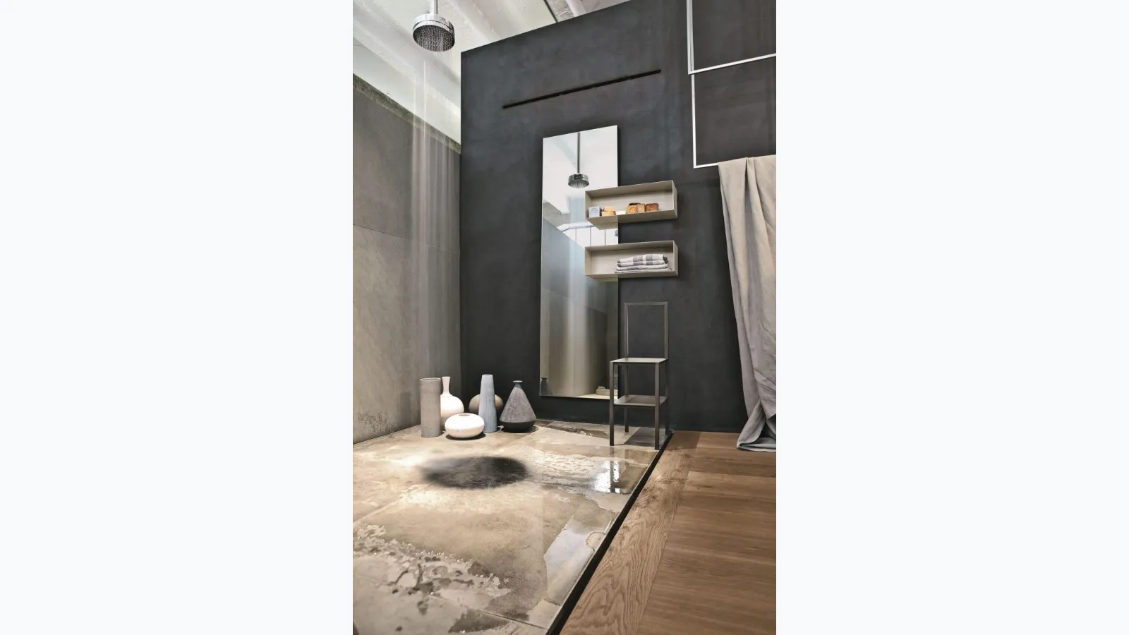 Mirror cabinet Inside with metal shelves by Tomasella.