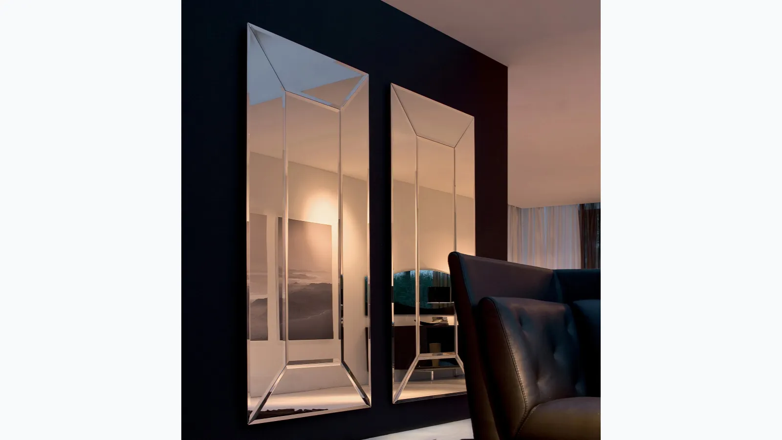 Constantia mirror by Tonin Casa
