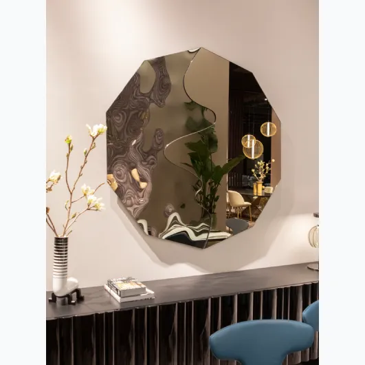 Sculptural mirror Decameron by Tonin Casa.