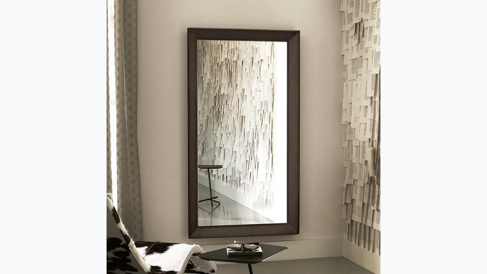 Taxedo mirror by Cattelan Italia.