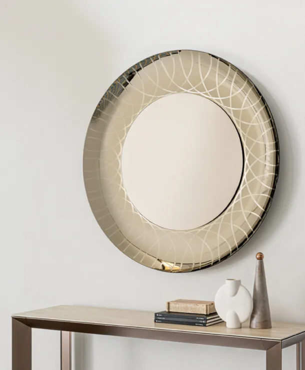 Vanity mirror with a frame in mirrored bronze crystal with engravings of Riflessi.