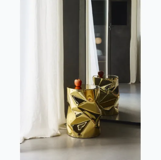 Tab-u is a coffee table by Opinion Ciatti.