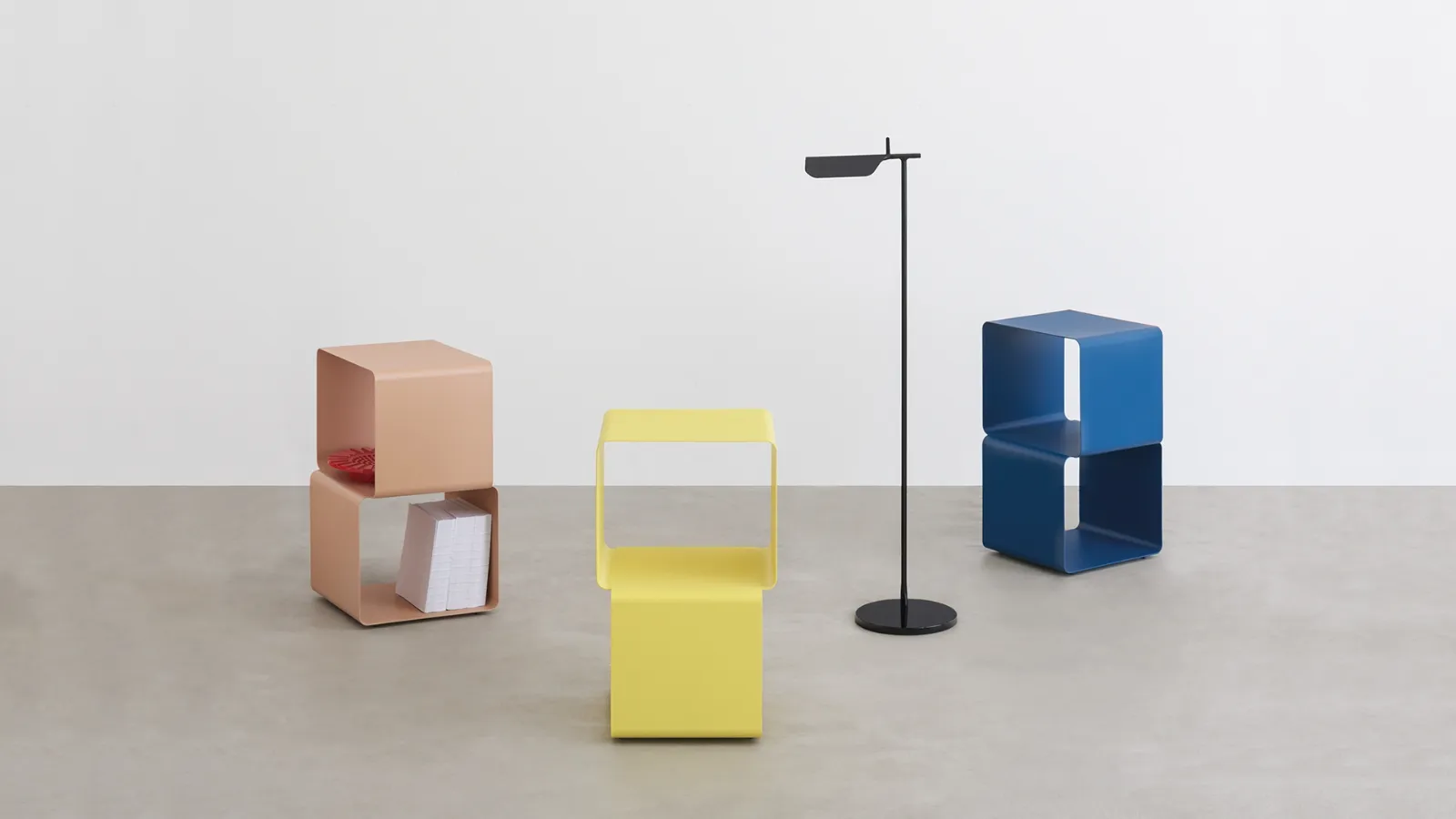 Storage coffee table Dadi in steel sheet by Desalto.