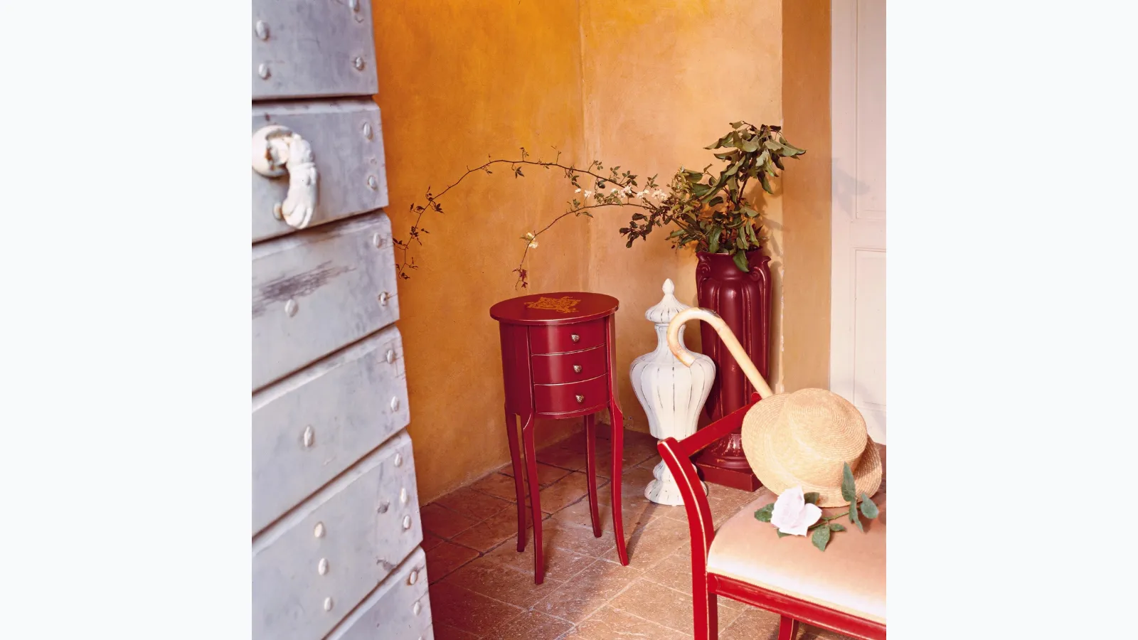 Kao lacquered wooden coffee table by Tonin Casa.