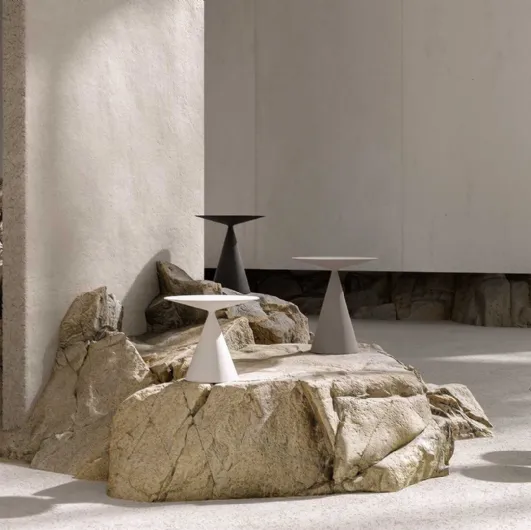 Micro Clay coffee table in matte and glossy lacquered finish by Desalto