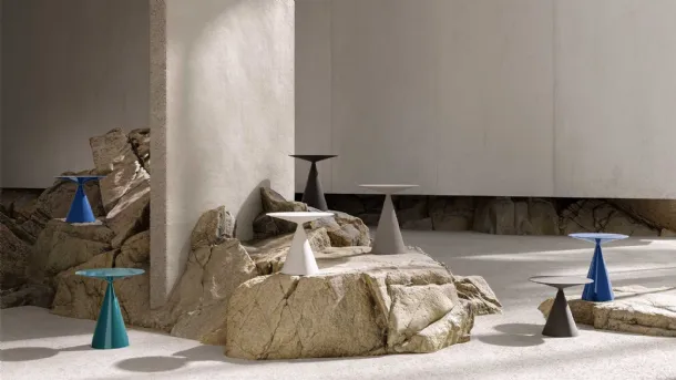 Micro Clay coffee table in matte and glossy lacquered finish by Desalto