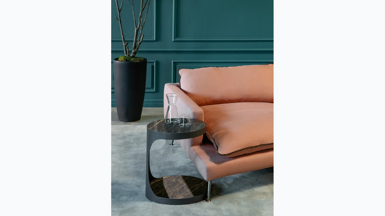 Modì coffee table with top and base in porcelain stoneware and painted steel structure by Tonin Casa.