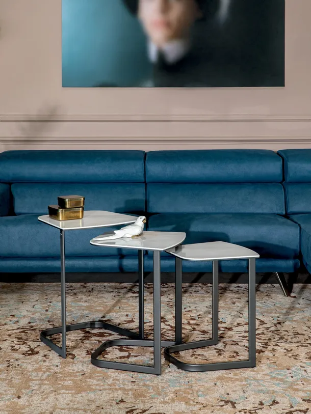 Nesting side table Rim by Tonin Casa.