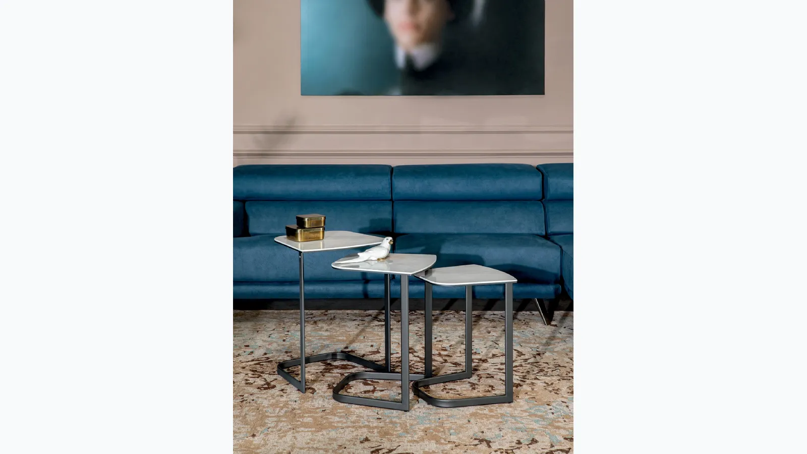Nesting side table Rim by Tonin Casa.