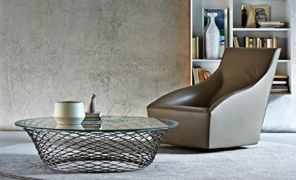 Sculpture coffee table Teso in extra-light transparent glass with laser-engraved steel sheet structure by Molteni & C.