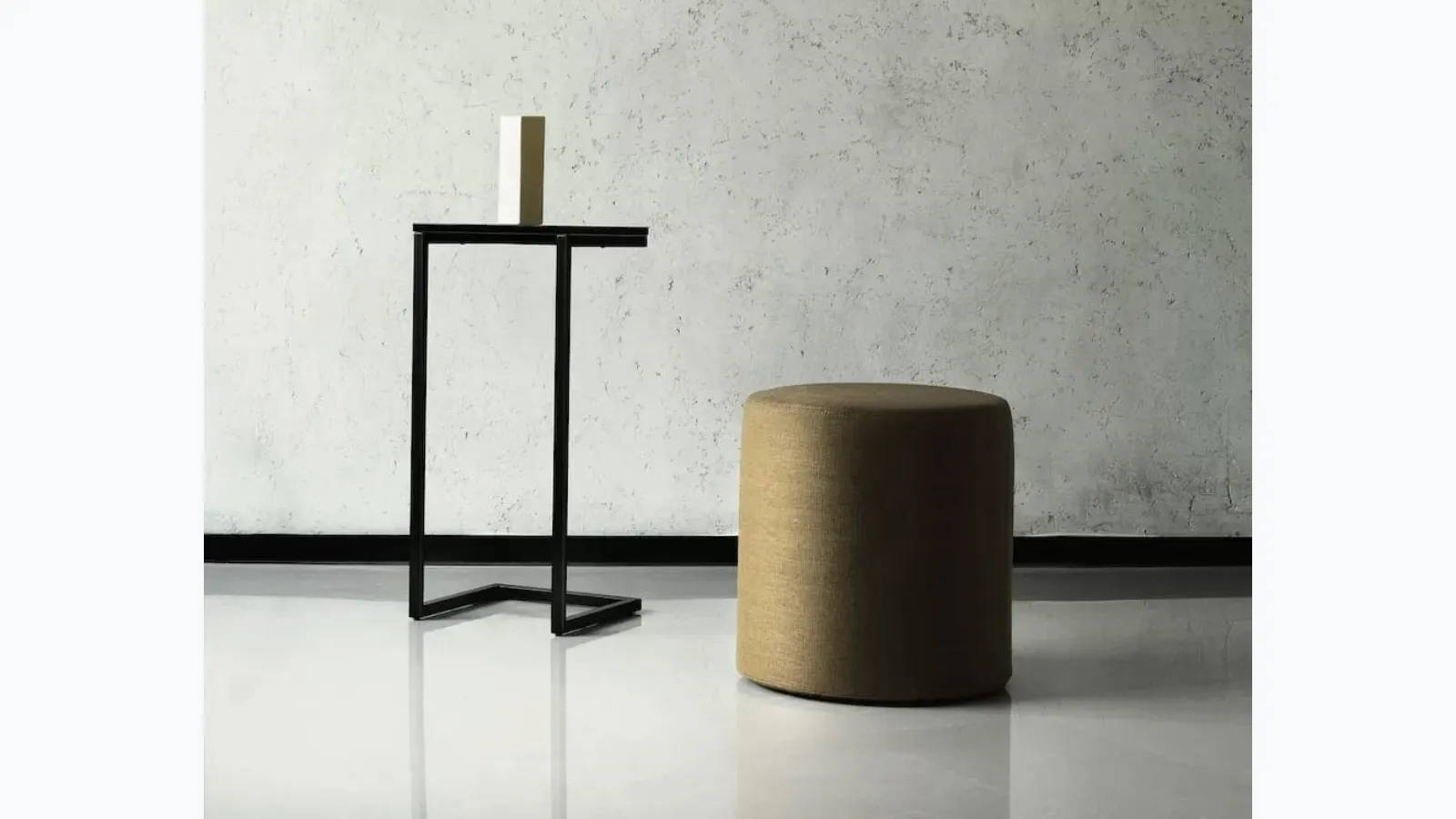 Tower coffee table with marble top by Bontempi