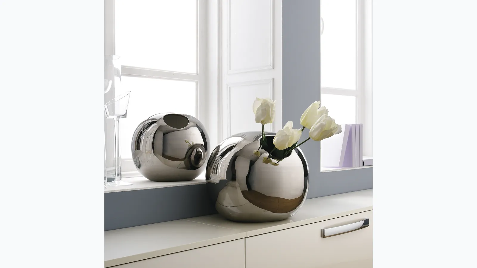 Adriani and Rossi's ceramic Ball Vase