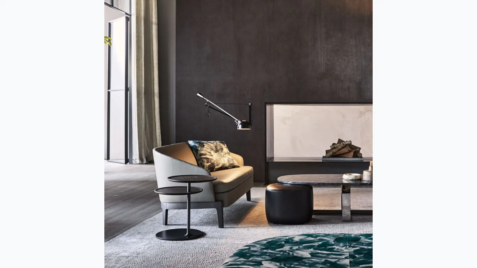 Coffee Table Near Molteni & C Table