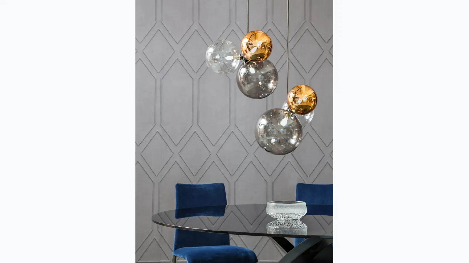 Pendant lamp composed of colored glass spheres, Atomo by Tonin Casa.