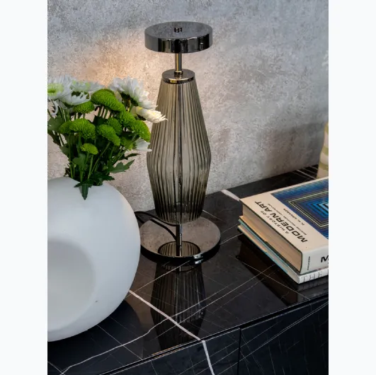 Chic glass table lamp by Tonin Casa