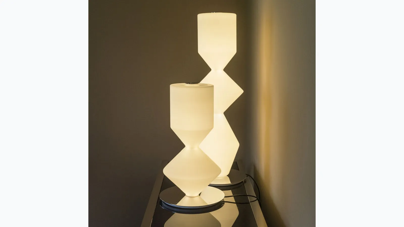 Costantina Opal table lamp by Mogg