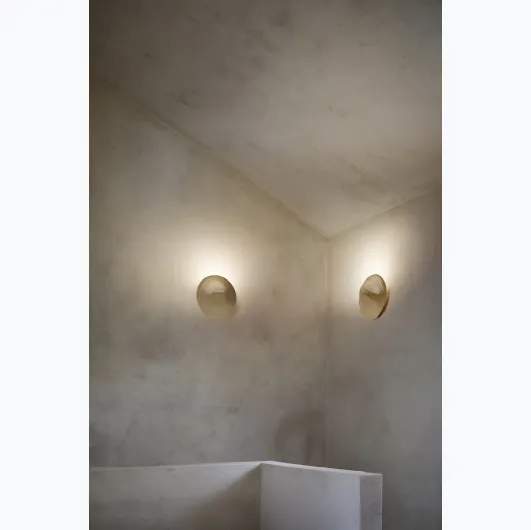 Illan wall lamp by Luceplan