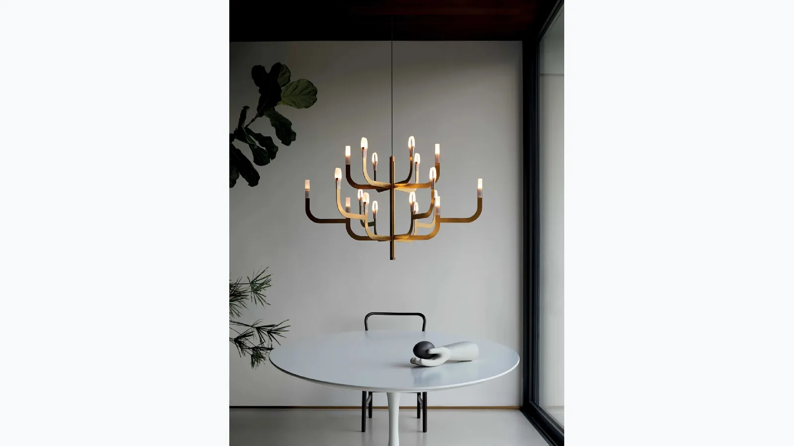 J-us suspension lamp by Luceplan.