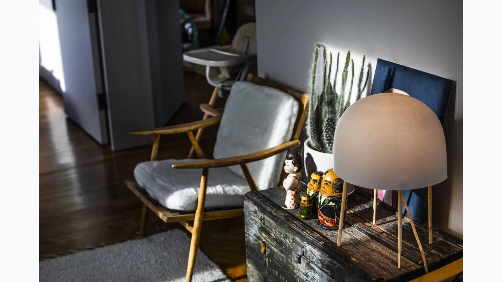 Kurage table lamp in washi paper and ash by Foscarini.